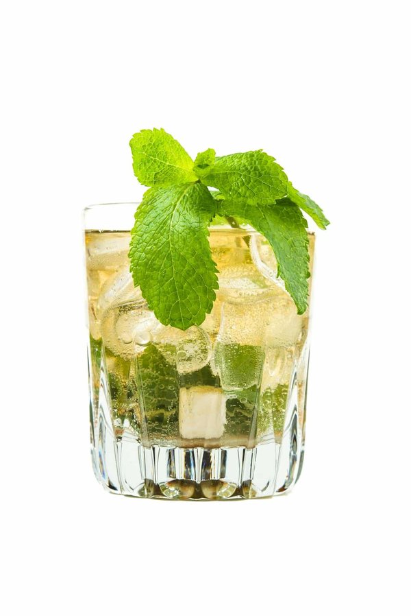 What Are the Best Techniques for Making a Refreshing Mint Julep?